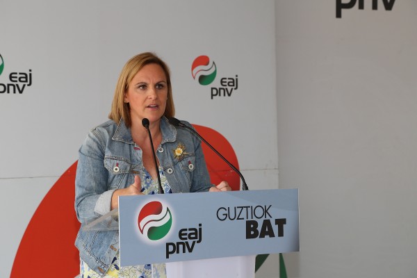 Itxaso Atutxa en el 35 Aniversario del Batzoki de Erandio Goikoa