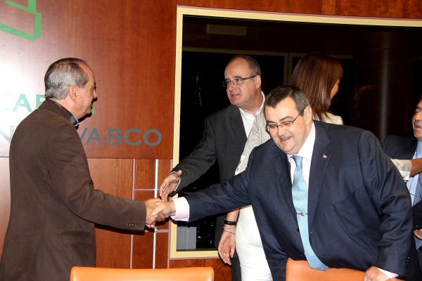 Reunión EAJ-PNV y PSE-EE en el Parlamento Vasco