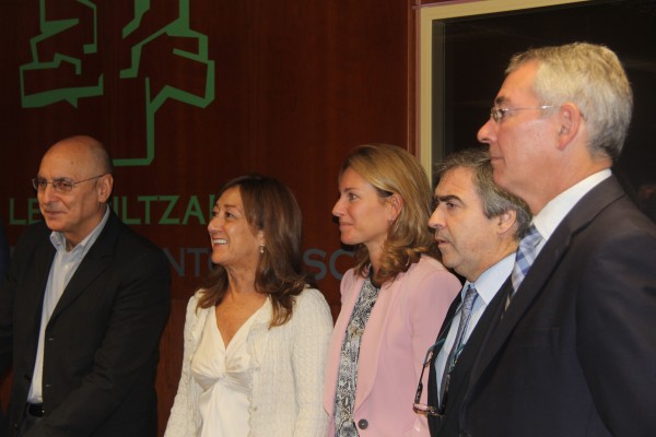 Reunión EAJ-PNV, PSE-EE y PP en el Parlamento Vasco