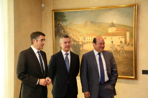 EAJ PNV PSE akordioaren sinadura