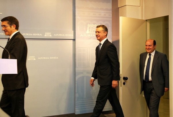 EAJ PNV PSE akordioaren sinadura