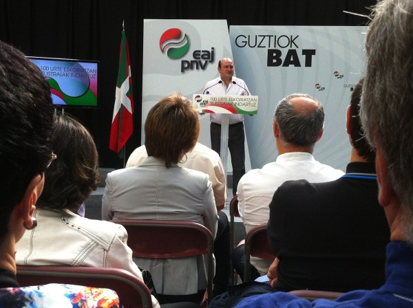 Andoni Ortuzar en el centenario del Batzoki de Eskoriatza