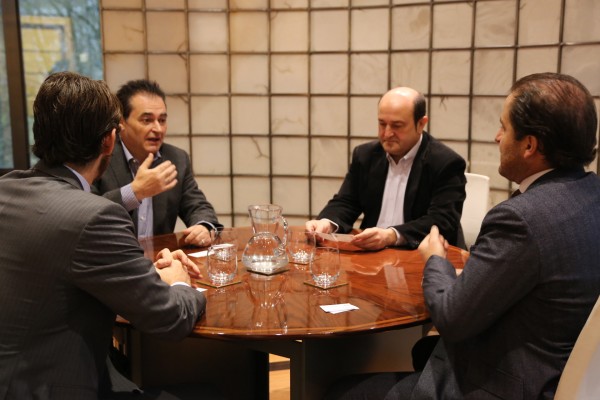 Andoni Ortuzar recibe a una delegación del Gobierno Regional del Kurdistan - Irak