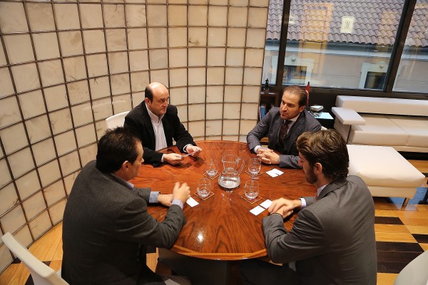 Andoni Ortuzar recibe a una delegación del Gobierno Regional del Kurdistan - Irak