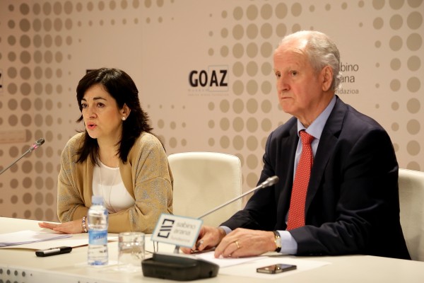 irune Zuluaga y Juan Maria Atutxa presentan los Premios Sabino Arana 2013