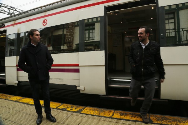 Euzko Abertzaleak taldeko diputatuak Ekaitz Mentxaka, Ugao Miraballeseko Alkatearekin