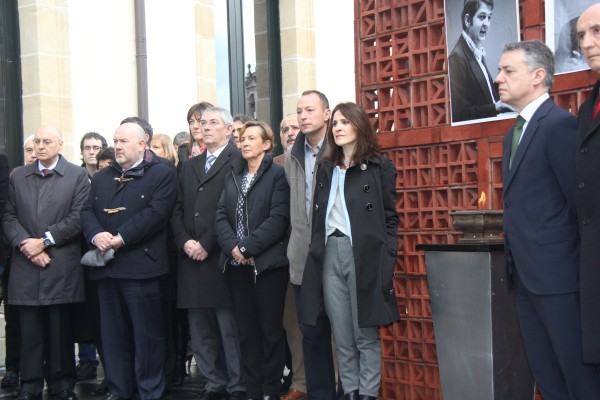 Homenaje en el Parlamento a parlamentarios vascos asesinados