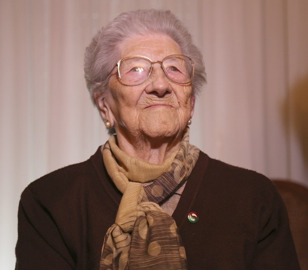 Ortuzar y Atutxa felicitan a Petra Uribe, la alderdikide más veterana, en su 105º cumpeaños