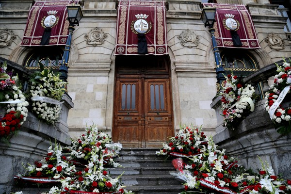 Milaka bilbotarrek agur esan diote Iñaki Azkuna 'munduko alkaterik onenari'