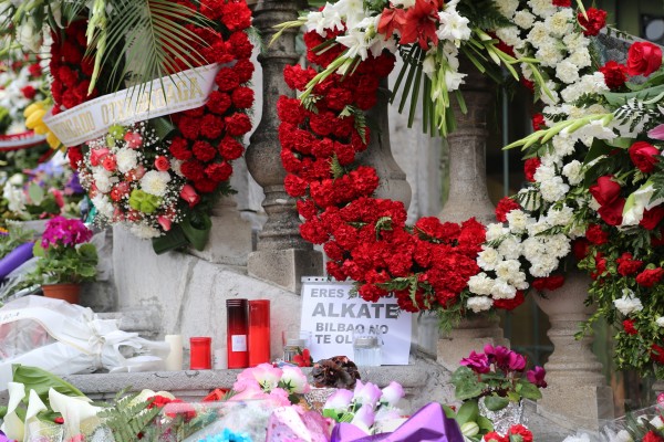 Miles de bilbaínos dan su último 'agur' a Iñaki Azkuna, el 'mejor alcalde del mundo'