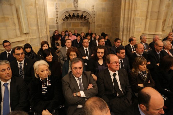 Miles de bilbaínos dan su último 'agur' a Iñaki Azkuna, el 'mejor alcalde del mundo'