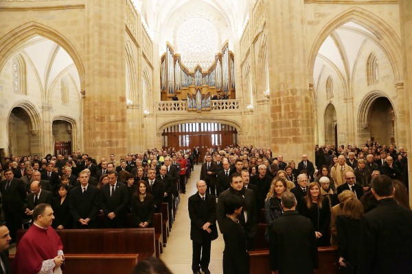 Milaka bilbotarrek agur esan diote Iñaki Azkuna 'munduko alkaterik onenari'