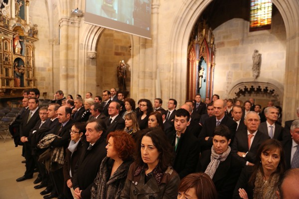 Milaka bilbotarrek agur esan diote Iñaki Azkuna 'munduko alkaterik onenari'