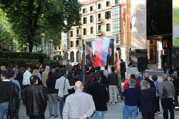 EAJ-PNV presenta un “folleto mágico” para la campaña de las Elecciones Europeas