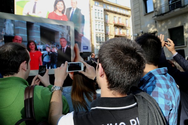 EAJ-PNV presenta un “folleto mágico” para la campaña de las Elecciones Europeas