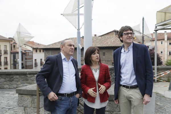20140509 Gasteiz: Ciudad Europea - Gorka Urtaran e Izaskun Bilbao