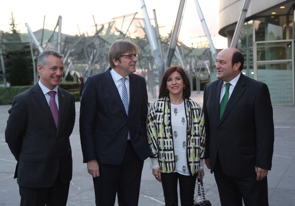 Verhofstadt, el líder “que tiene la llave de la presidencia de la Comisión Europea”