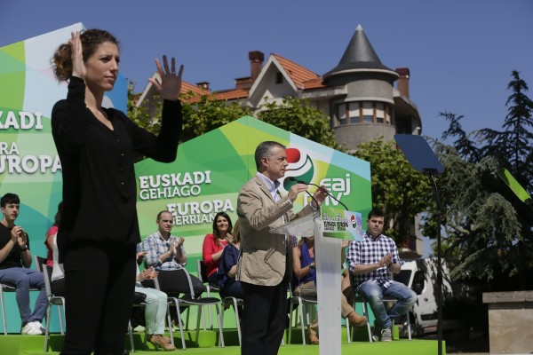 Izaskun Bilbaok “ Letra larriz idatzitako Demokrazia exijitzen du”