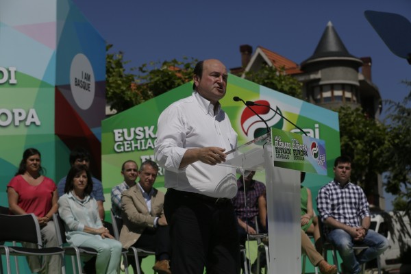Izaskun Bilbao exige Democracia con mayúsculas para Euskadi