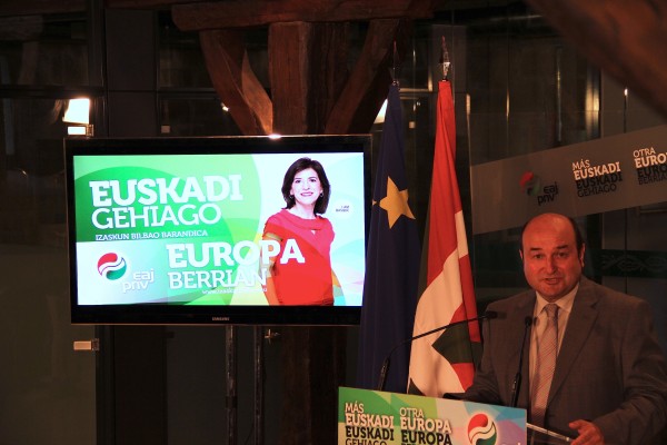 Andoni Ortuzar eta Izaskun Bilbao Euskera Europan defendatzeko ekitaldian