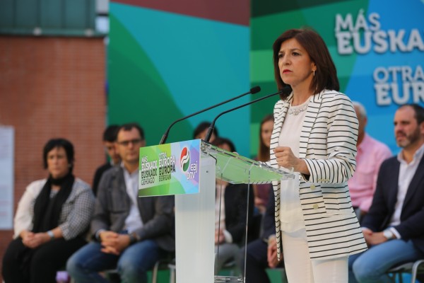 Izaskun Bilbao, Iñigo Urkullu, Andoni Ortuzar en el mitin de Barakaldo