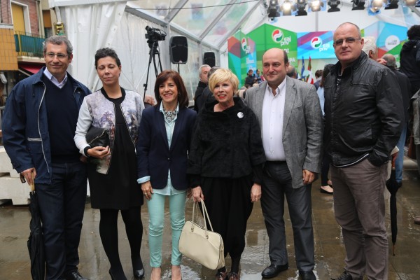 Izaskun Bilbao, Iñigo Urkullu, Andoni Ortuzar Eibarreko ekitaldian