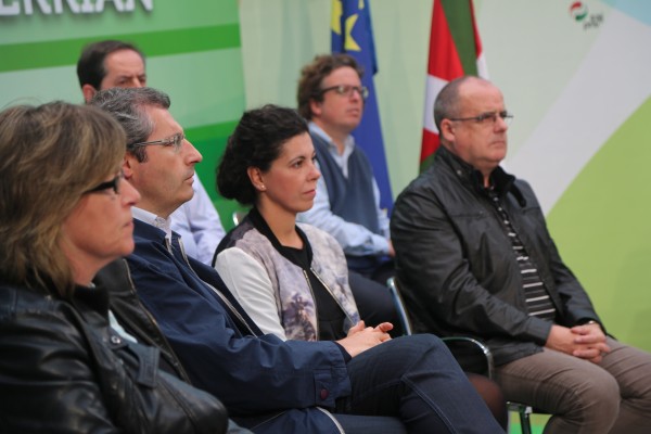 Izaskun Bilbao, Iñigo Urkullu, Andoni Ortuzar en el mitin de Eibar
