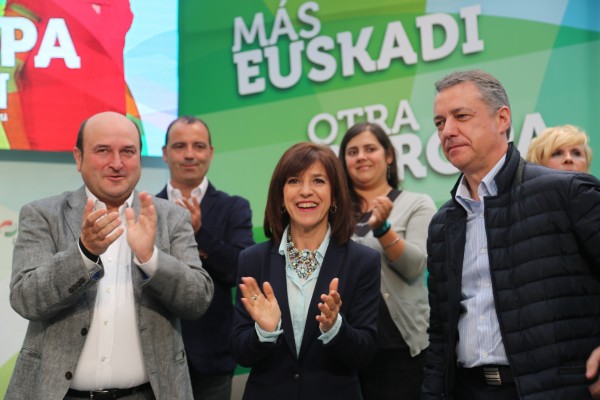 Izaskun Bilbao, Iñigo Urkullu, Andoni Ortuzar Eibarreko ekitaldian