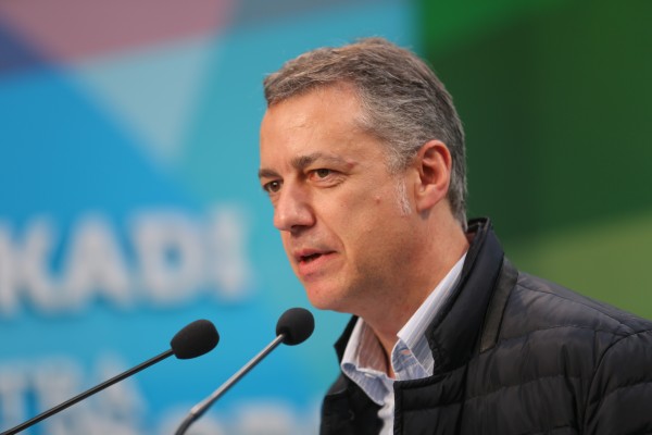 Izaskun Bilbao, Iñigo Urkullu, Andoni Ortuzar Eibarko ekitaldian