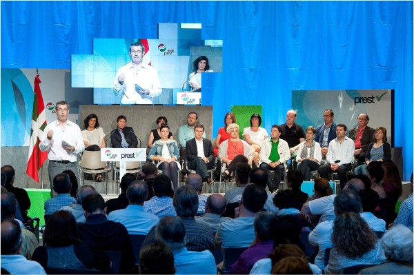 EAJ-PNV presenta a Markel Olano y Eneko Goia 