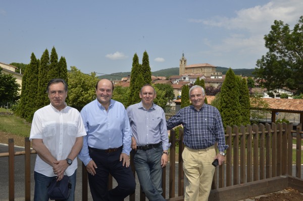 Andoni Ortuzar, Ramiro González y Xabier Agirre en Montaña Alavesa