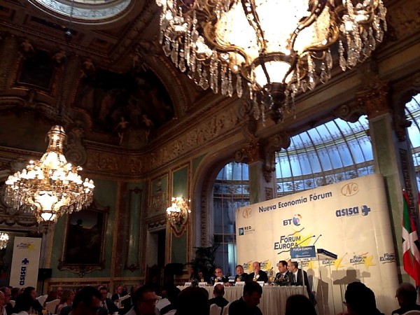 Andoni Ortuzar en un desayuno informativo de la tribuna Fórum Europa