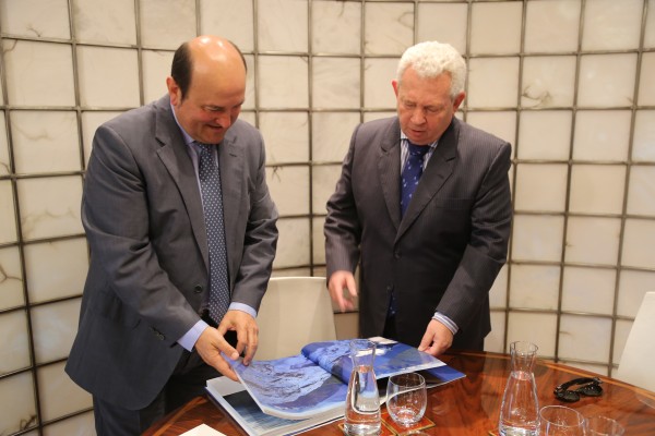 Andoni Ortuzar, Francisco Marambio, Txileko enbaxadorea eta Iratxe Madariaga Bilboko kontsul anderea