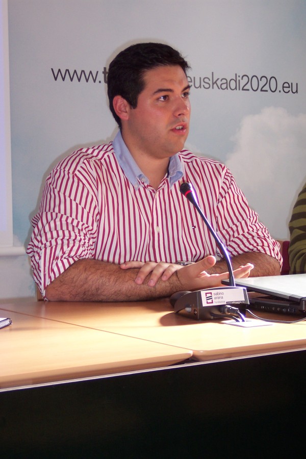 Encuentro con Yon Goicoechea