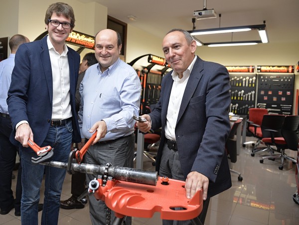 Andoni Ortuzar, Gorka Urtaran eta Ramiro Gonzalez  EGA Master enpresan