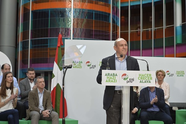 EAJ-PNV Arabak Ramiro Gonzalezen diputatu nagusiaren hautagaitza aurkeztu du