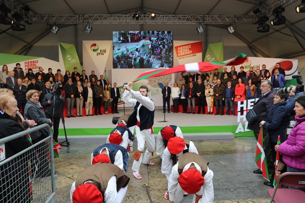 Aberri Eguna 2015 Herriz herri, Aberri!