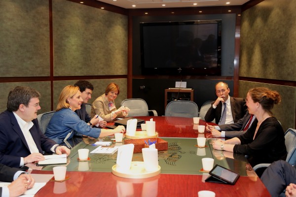 Itxaso Atutxa y Tina French Nielsen mantienen un encuentro en Sabin Etxea