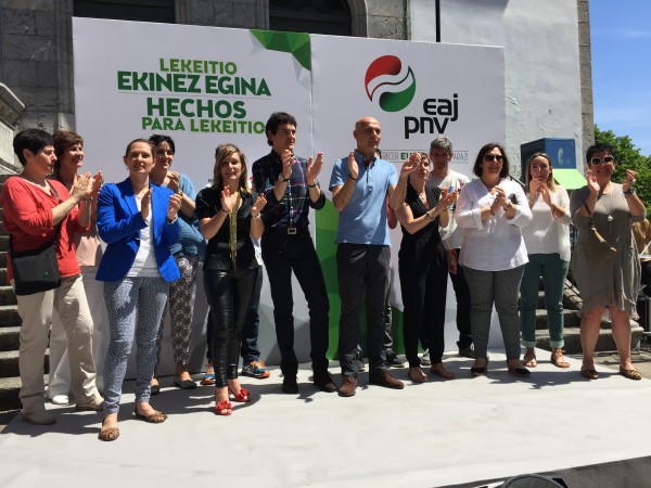 Unai Rementeria eta Koldo Goitia -  Lekeitioko mitinean