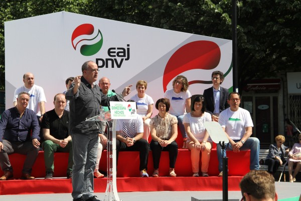 Mitin en Donostia Goia, Olano, Urkullu y Egibar