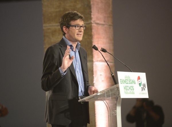 Encuentro con la sociedad alavesa: Ortuzar, González, Urtaran 