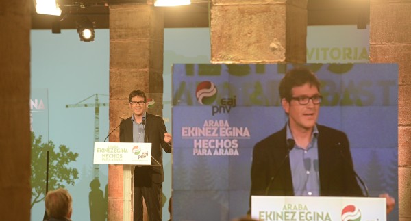 Encuentro con la sociedad alavesa: Ortuzar, González, Urtaran 