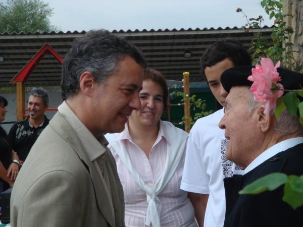 Izada de ikurriña