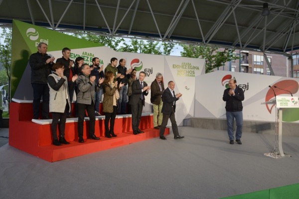 Hauteskunde mitina Laudion: Juanma Ibarretxe, Ramiro González, Iñigo Urkullu eta Andoni Ortuzar