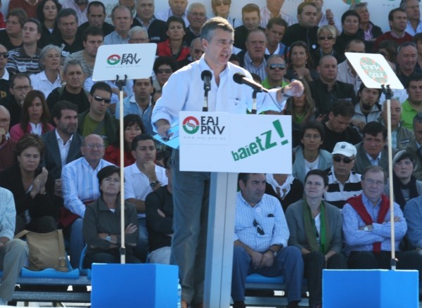 El presidente del EBB de EAJ-PNV, Iñigo Urkullu, en el Alderdi Eguna 2008