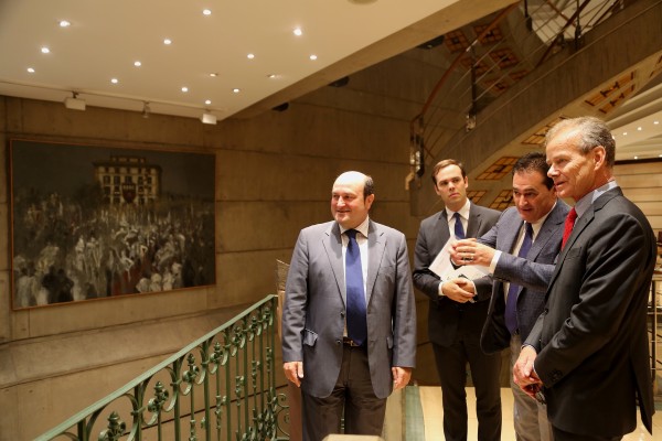 Jean Labouverie, embajador de Bélgica en Sabin Etxea
