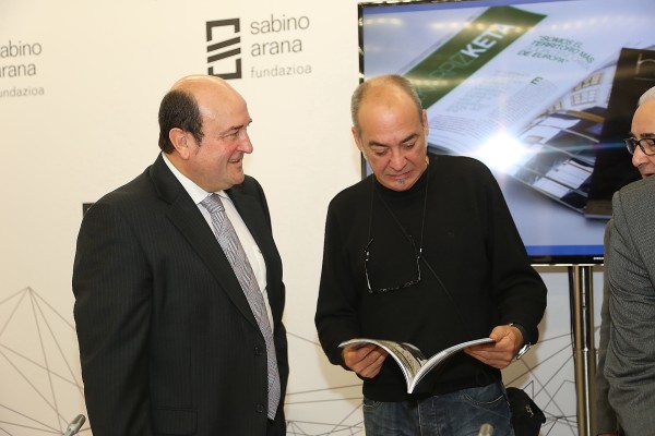 Andoni Ortuzar presenta el Nº 50 de la revista Hermes