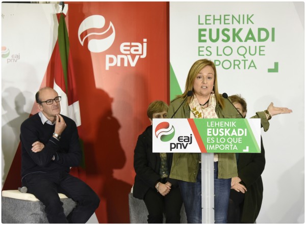 Acto sobre Igualdad - Tolosa - Joseba Agirretxea y M Eugenia Iparragirre