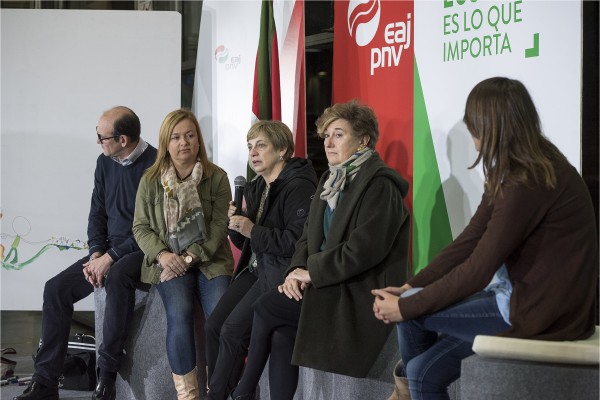 Joseba Agirretxea y  Mª Eugenia Iparragirre en Tolosa