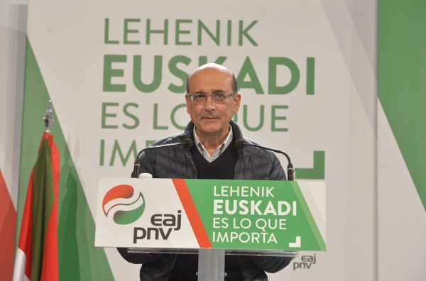 Mitina Laudion - Mikel Legarda, Almudena Otaola, Andoni Ortuzar